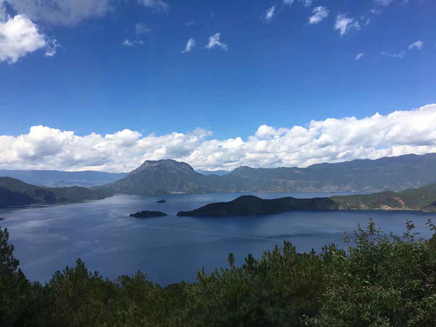 泸沽湖全景.JPG